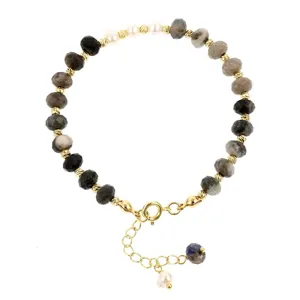 Prachtige armband met halfedelstenen en parels, gouden accenten en handige verstelbare ketting.