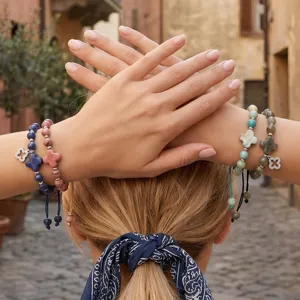 Stijlvolle kralen edelsteen armbanden set met charmante klaver bedels voor dagelijkse damesmode.
