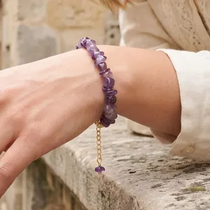 Natuurlijke amethist onregelmatige edelsteen armband met goudkleurige verlengketting.