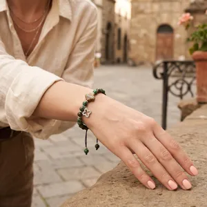 Verstelbare armband van groene steen kralen met sprankelende klaver bedel voor dames