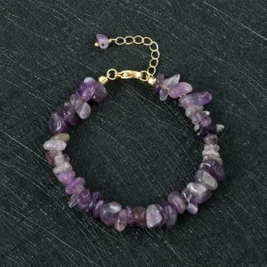 Natuurlijke amethist onregelmatige edelsteen armband met verstelbare vergulde verlengketting.