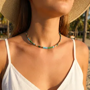 Wunderschöne bohemische TILA Perlen Choker Halskette, buntes geometrisches Design für den Sommer.