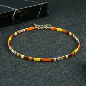 Bunte Tila Perlen Choker Halskette im Boheme Stil kurze Schlüsselbeinkette Schmuck für Damen.
