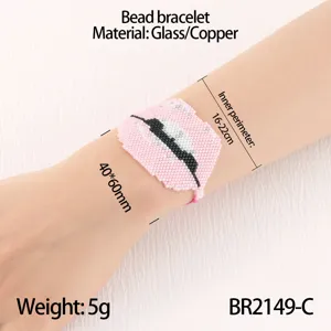 Braccialetto di perline Miyuki fatto a mano con design a labbra, misura regolabile.