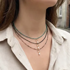 Collana Girocollo Vintage Artigianale in Perline di Pietra Semipreziosa da Donna Ciondolo con Perla d'Acqua Dolce e Anello Intrecciato Placcato Oro