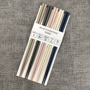 Set di bacchette in lega stile giapponese 5 paia stoviglie da cucina antiscivolo riutilizzabili