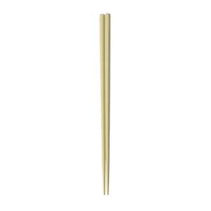 Bacchette in lega minimaliste in stile giapponese, stoviglie domestiche chiare, vista principale.