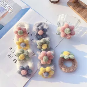 Süße flauschige Blumen Haargummis, weiche Plüsch Zopfgummis für süßes tägliches Styling.