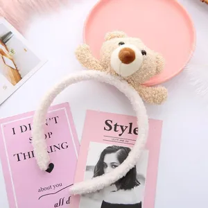 Plush bear headband detail view, soft lamb wool material, cute girlish accessory for daily wear.