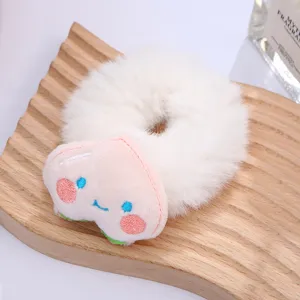 Elastico per capelli in peluche bianco carino per bambini con dettaglio di pesca rosa.