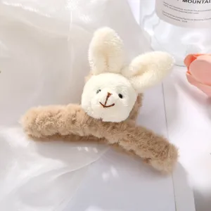 Cute plush bear hair claw clip, fluffy cartoon animal hair catch for thick hair daily wear.
