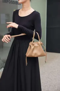 Echtes Leder Kordelzug Cloud Tasche für Damen, elegante Mode Schulter Umhängetasche.