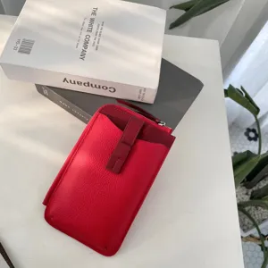 Borsa a tracolla mini per cellulare in pelle rossa con design a contrasto per donna.