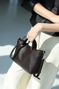 Elegant genuine leather women handbag, dark brown cowhide casual commuting shoulder bag.