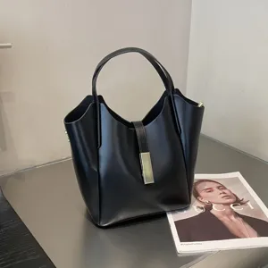 Sac cabas minimaliste en cuir noir grande capacité style designer sac épaule élégant