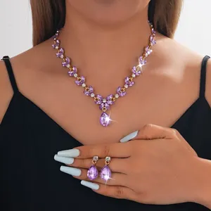 Set di gioielli collana e orecchini con strass viola da sposa per abito da festa