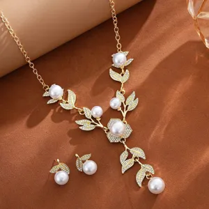 Conjunto collar pendientes perlas oro estrás flores elegante joyería nupcial