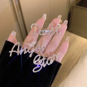Broche lettre en strass exquise pour femmes, accessoire de vêtement en cristal brillant