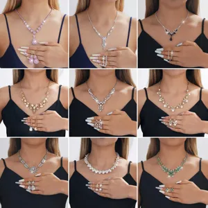 Edle europäische Zirkon Braut Halskette Ohrringe Ring Schmuck Sets für Damen Hochzeit Party.