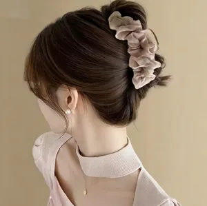 Elegante plissierte Netz-Haarklammer für Damen, vielseitiges Haaraccessoire für Hochsteckfrisuren.