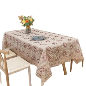 Squisita tovaglia ricamata in pizzo, lussuosa copertura per tavolo rettangolare per decorazioni.