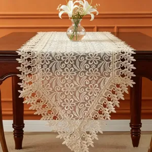 Elegante camino de mesa de encaje beige para mesa de comedor, decoración floral vintage.