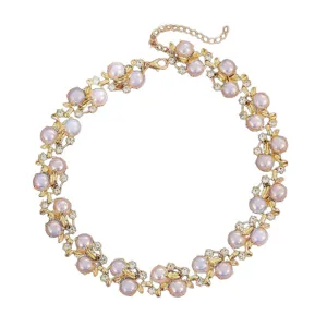 Collier ras de cou doré avec perles opalines roses bijoux de mariée élégants