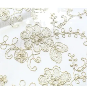 Elegante camino de mesa de encaje bordado dorado con diseño floral de vid tela de lujo