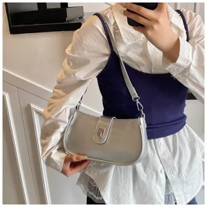 Detailed view of the stylish silver shoulder bag, perfect daily accessory for women's commute.