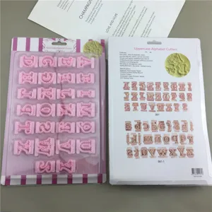 Hoofdletter koekjessnijders plastic fondant mallen voor taartversiering en knutselklei.