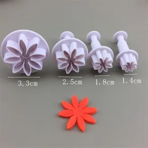 Lot de emporte-pieces fleurs en plastique pour decorer gateau fondant et modelage argile