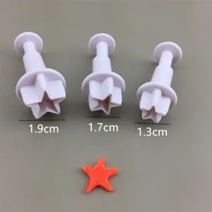 Emporte-pièces étoile en plastique pour décoration de gâteau fondant et argile 3 tailles.
