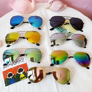 Occhiali da sole da pilota 3025 colorati alla moda per bambini in metallo riflettenti