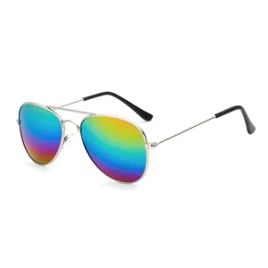 Occhiali da sole aviatore eleganti per bambini con lenti riflettenti colorate e metallo.