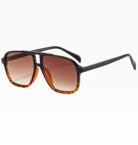 Große Vintage-Sonnenbrille mit Doppelsteg und Farbverlaufsgläsern für trendigen Look.