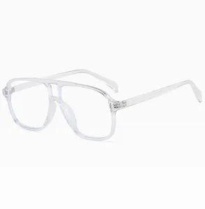 Detailansicht der transparenten Pilotenbrille mit modischem Retro-Doppelsteg-Design.