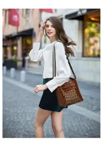 Women's patent leather bucket bag, crocodile pattern single shoulder crossbody bag, stylish daily handbag.