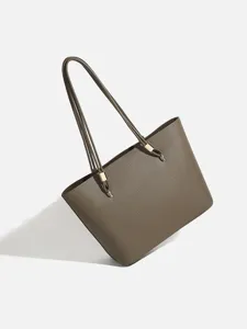Sac cabas élégant en cuir pour femme, grand sac épaule fourre-tout pour bureau et voyage.
