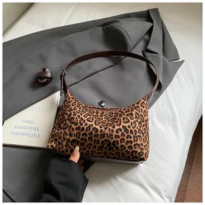 Chic leopard print shoulder bag for women, stylish underarm handbag with retro design.
