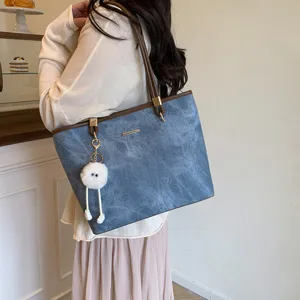 Women Large Capacity Tote Bag Casual PU Leather Shoulder Bag Commuter Handbag with Plush Pendant Fashion Shopper Bag