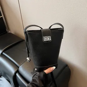 Sac seau en cuir noir pour femme mode casual sac bandouliere tendance nouvelle arrivee