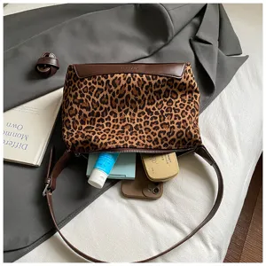 Chic Leopard Print Plush Shoulder Bag Stylish Underarm Handbag Large Capacity Casual Purse