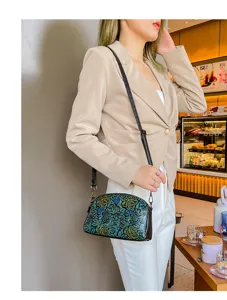 Retro Ethnic Handmade Painted Women Shoulder Bag Casual Crossbody Floral Small Shell Bag