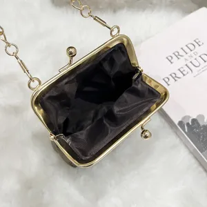 Women vintage kiss lock shoulder crossbody bag fashion chic chain handbag for daily wear