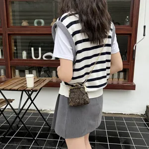 Women kiss lock crossbody bag trendy monogram chain shoulder bag vintage style fashion purse