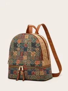 Vue détaillée du sac à dos en liège à motif géométrique ethnique rétro et lanières.