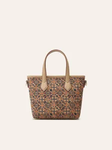 Detailansicht der ethnic geformten Mustertasche mit hochwertigen Griffen für jeden Anlass.