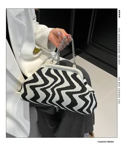 Knit Wave Pattern Clutch Bag Fashionable Black and White Handbag Chain Shoulder Bag