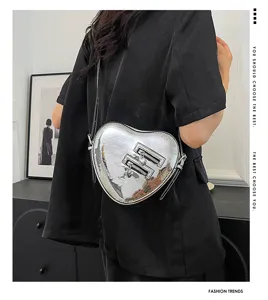 Élégant Sac Bandoulière Cœur Argenté Métallique Brillant Tendance Chic Femme Mode