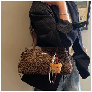 Stylish leopard print shoulder bag for women, large capacity casual underarm handbag.